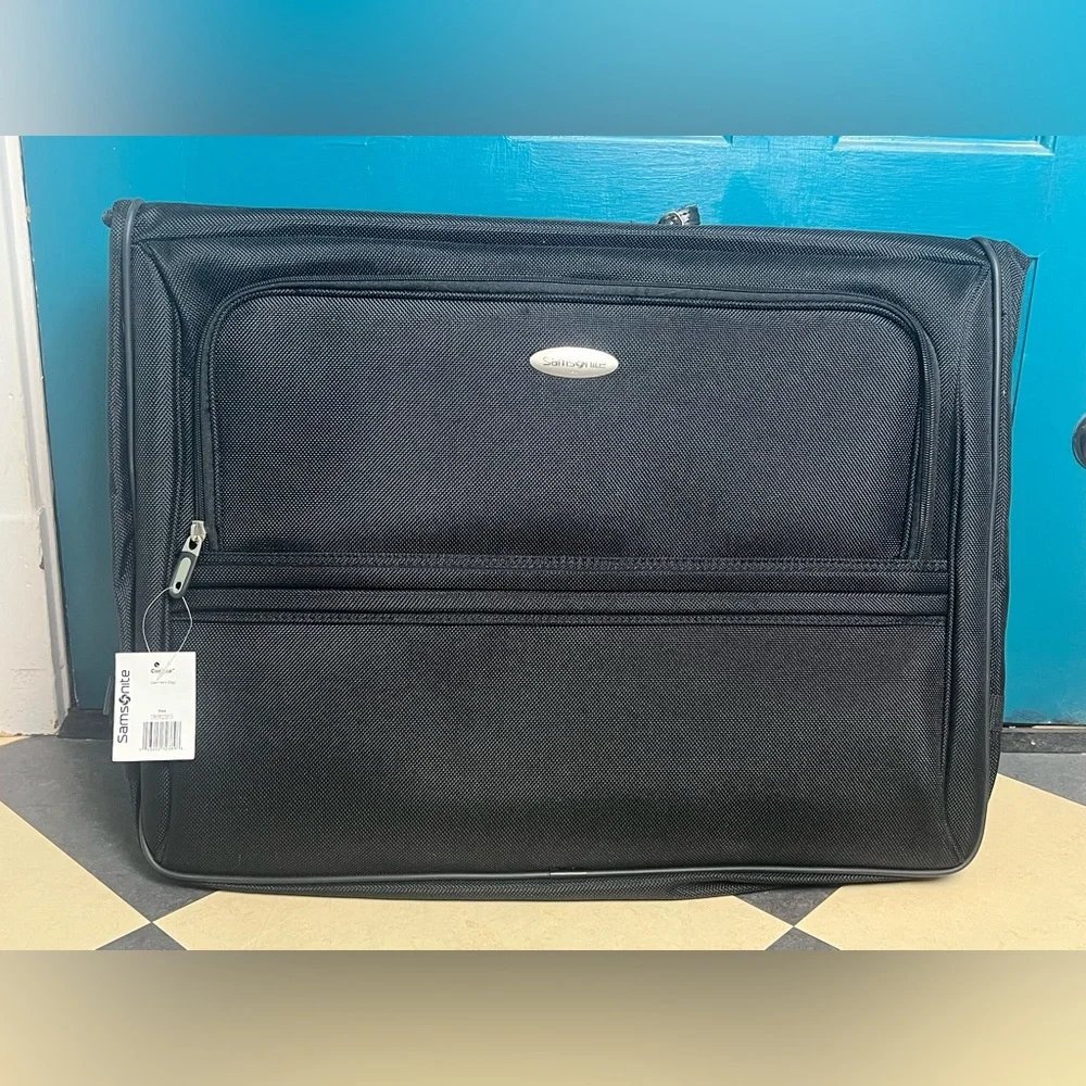 Samsonite Corsica Black Garment Bag Luggage - New With Tags NWT